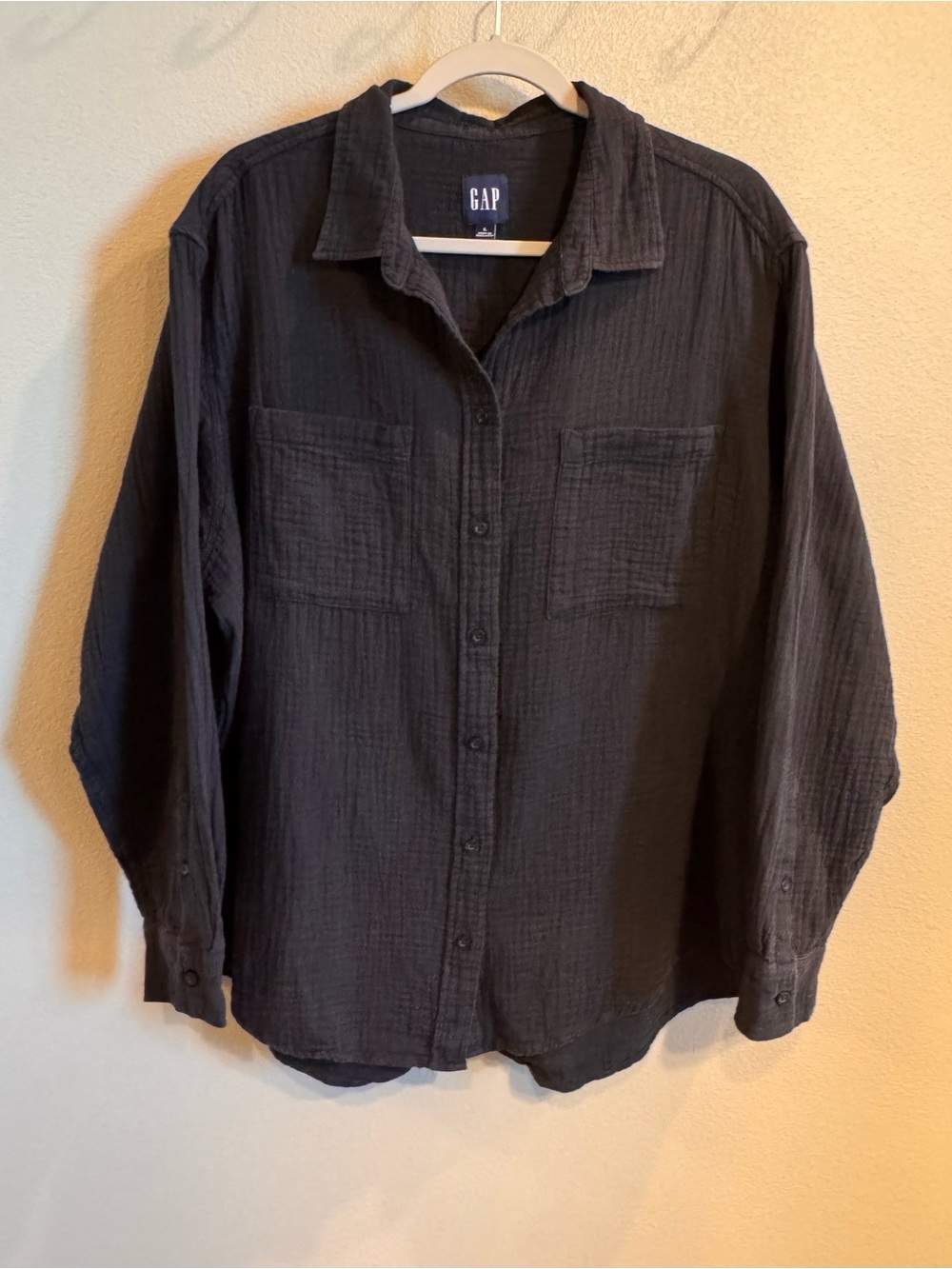 GAP Women’s Black Crinkle Cotton Gauze Button-Front BIG Shirt Oversized